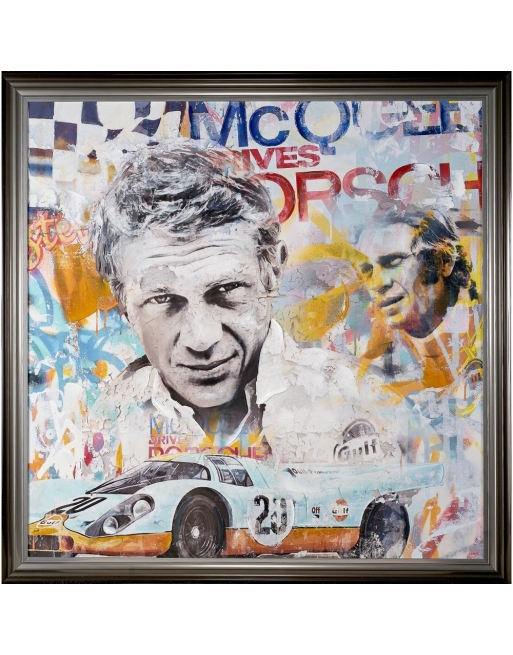 L'acteur Steve McQueen et sa voiture de course sur tableau encadré.